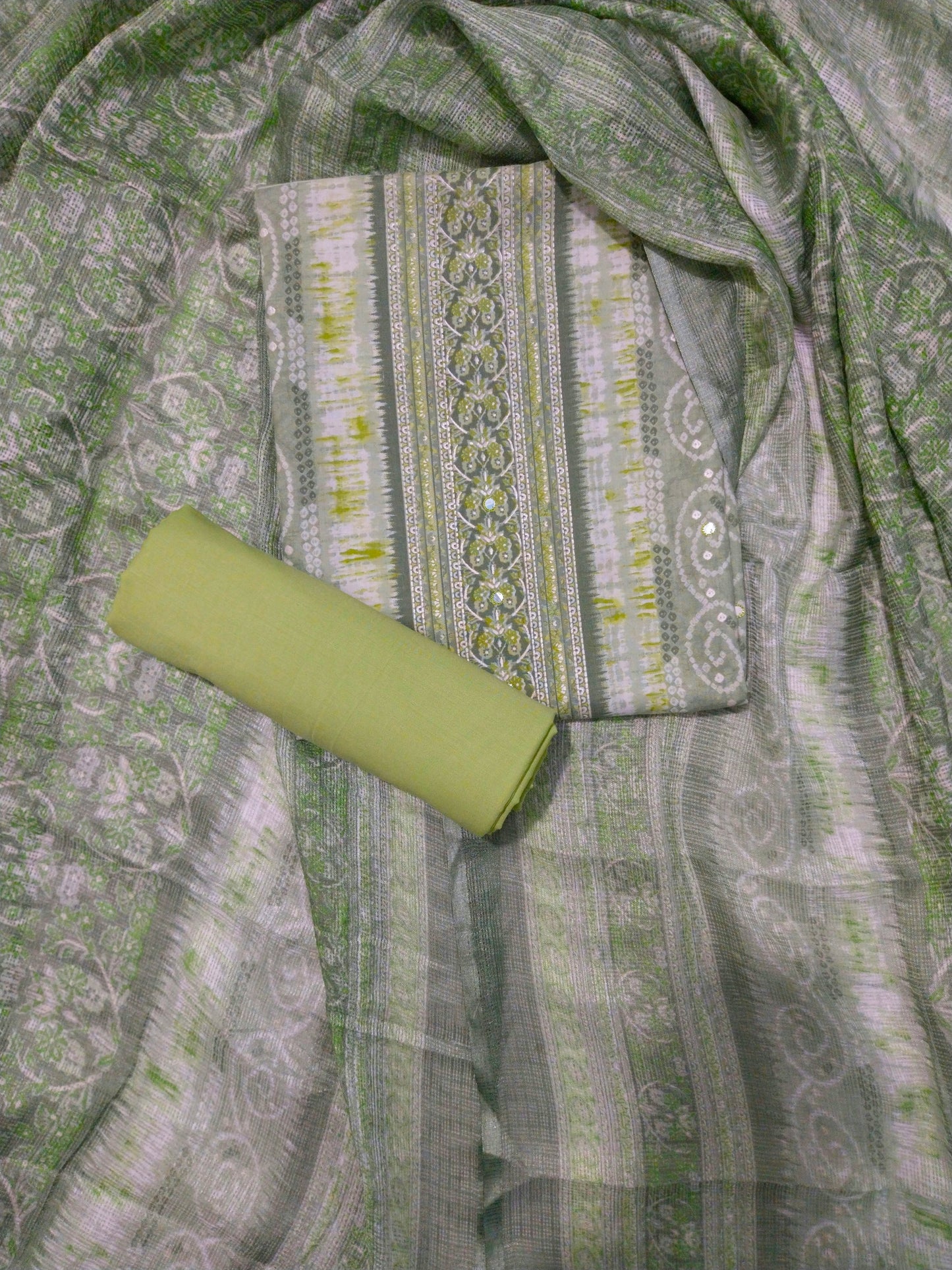 PRINTED TOP WITH PLAIN BOTTOM