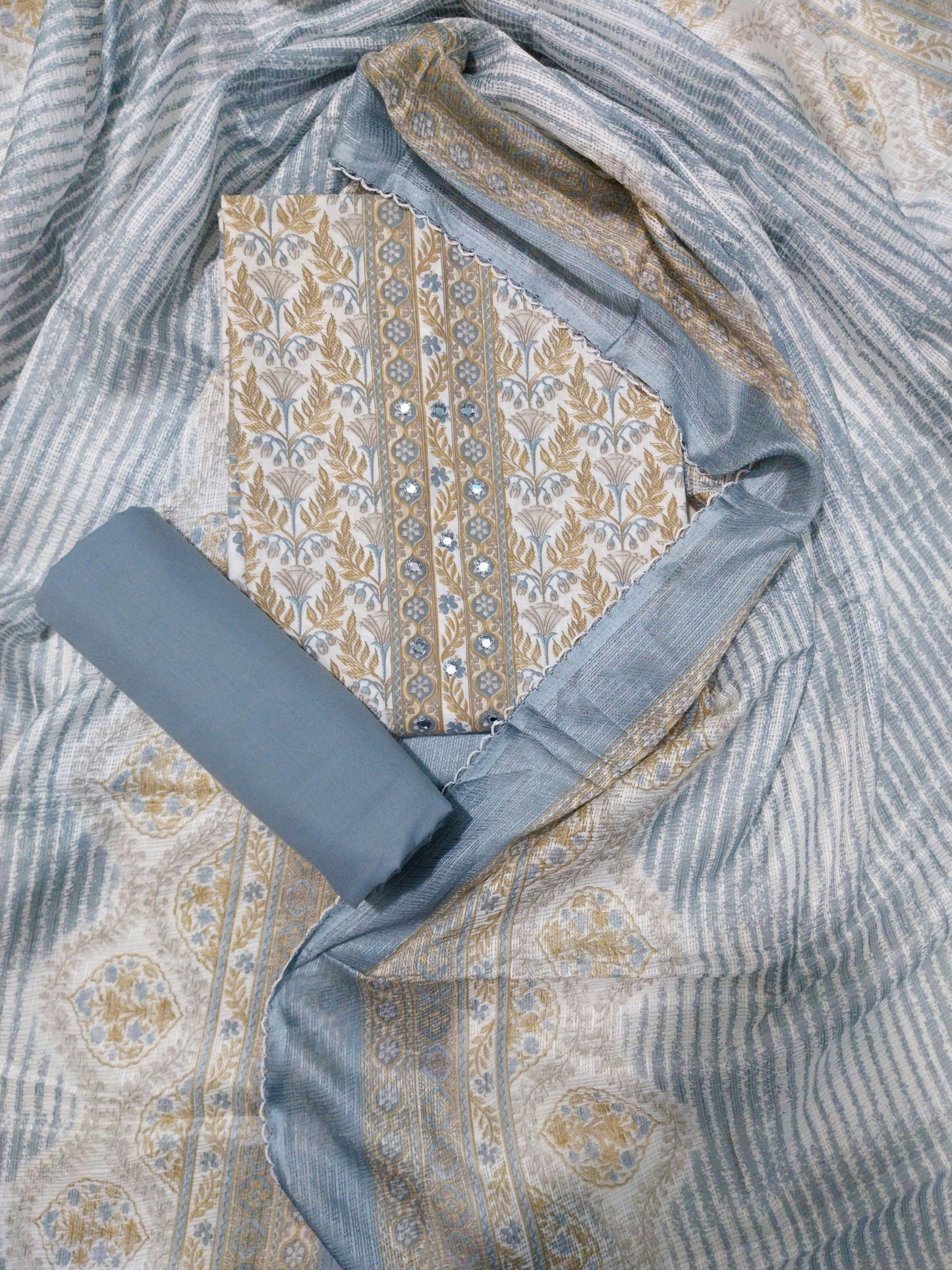 PRINTED TOP WITH PLAIN BOTTOM