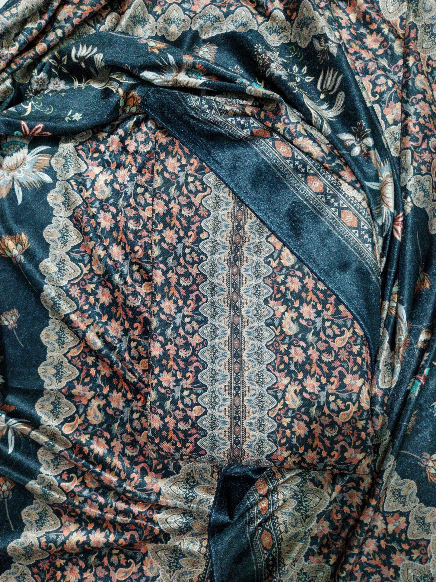 PRINTED TOP WITH PLAIN BOTTOM