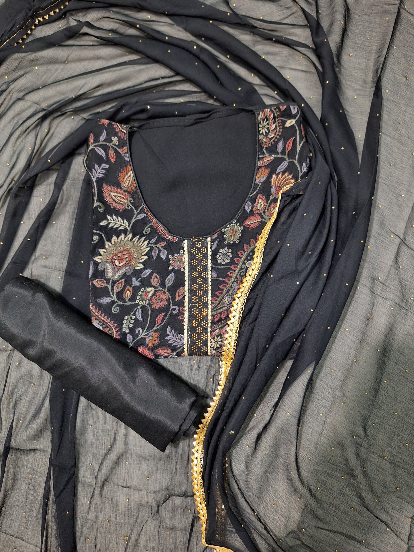 BRUSICA DESIGN TOP WITH CREPE BOTTOM